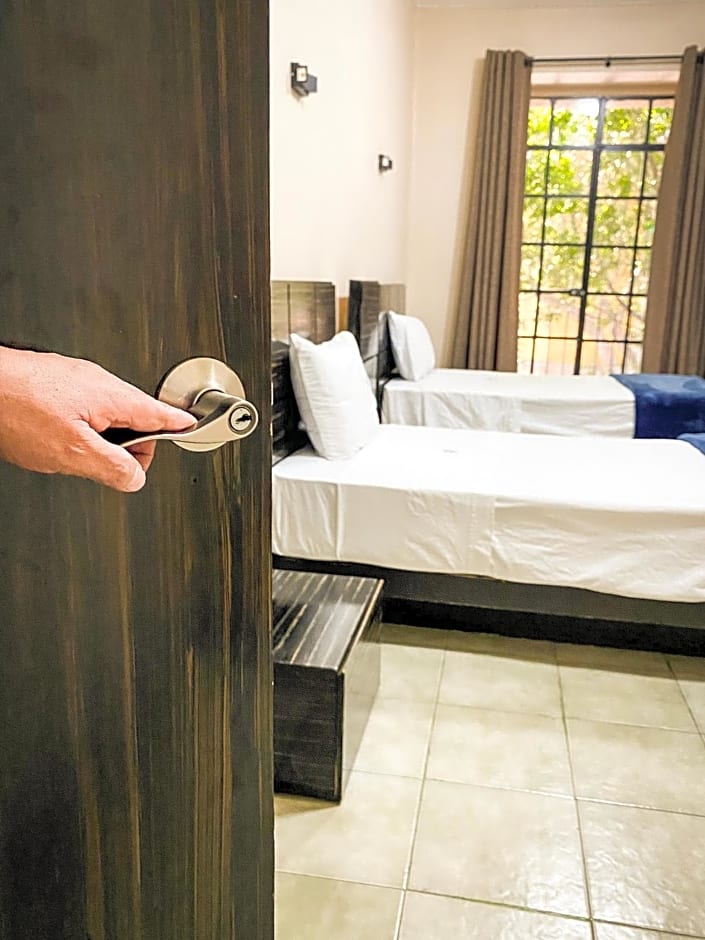 Hotel Amigo Suites