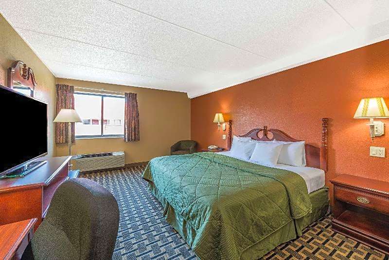 Quality Inn & Suites Louisville East
