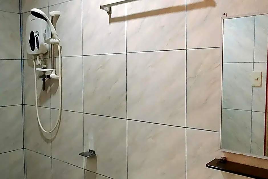 RedDoorz @ Johsons Pension House Butuan City