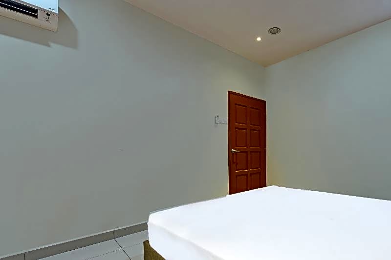 OYO 90522 Alma Sweet Home