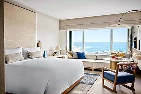 Club Level King Room - Upper Floor