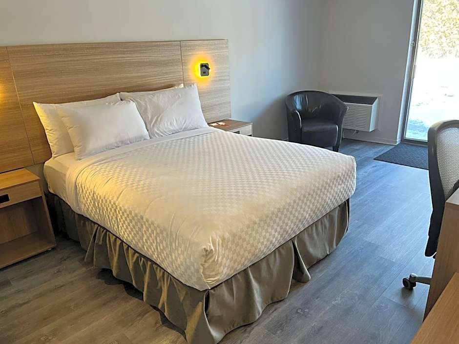 Econo Lodge Quebec Airport