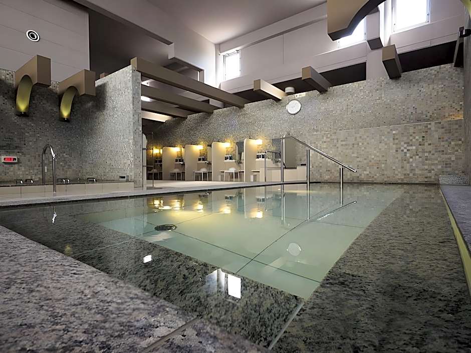 Clayton Bay Hotel