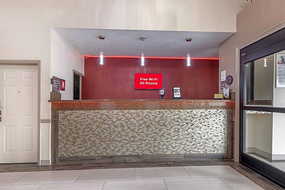 Red Roof Inn & Suites Clinton, MS