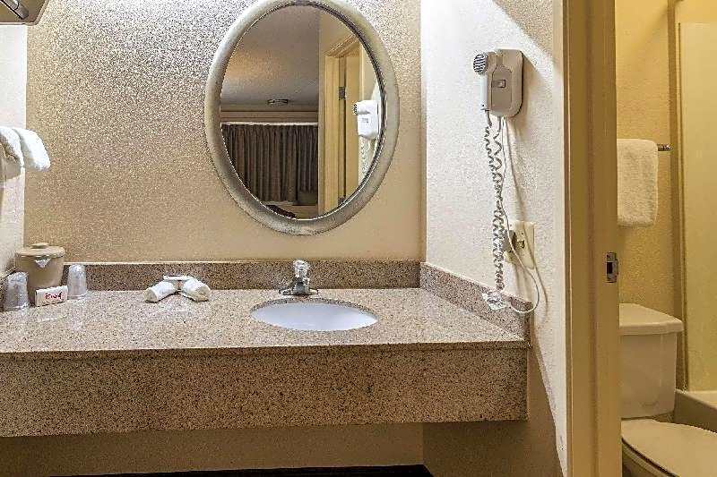 Red Oak Inn Detroit Metro Airport - Belleville