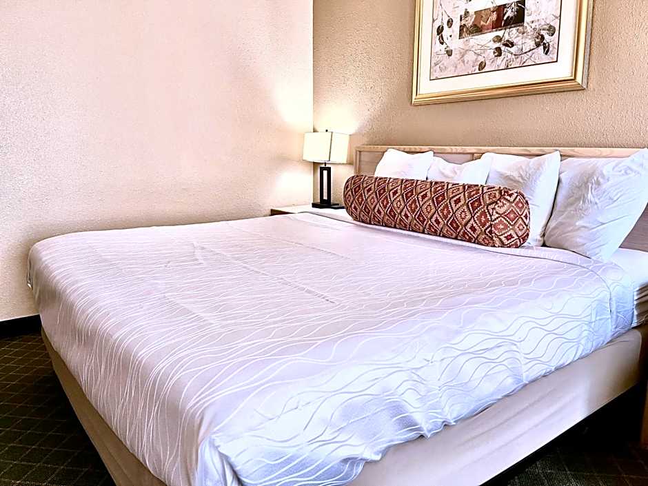 Brentwood Inn & Garden