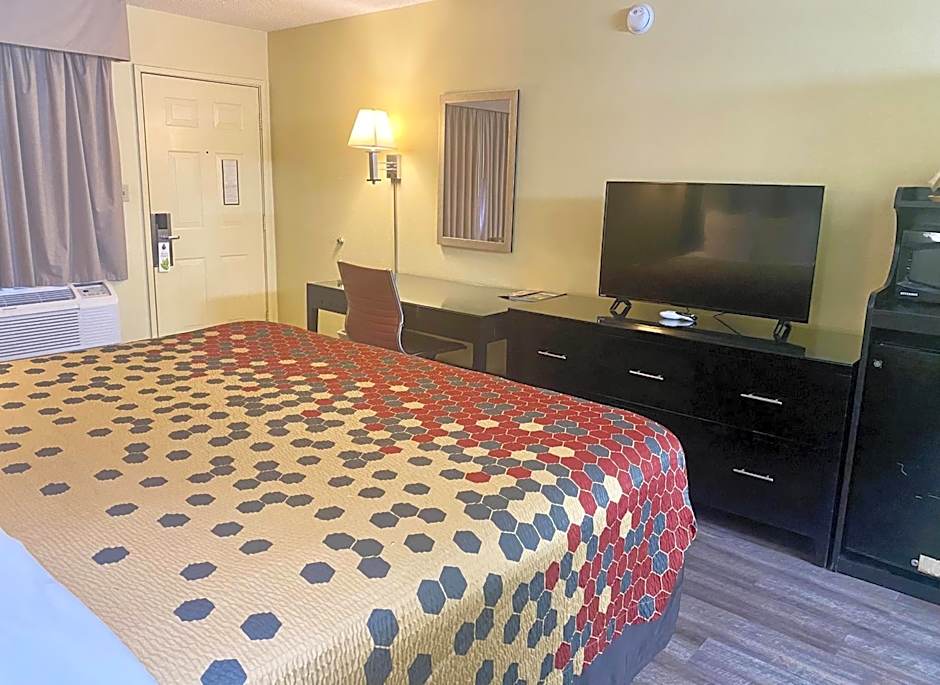 Super 8 by Wyndham Albuquerque Downtown