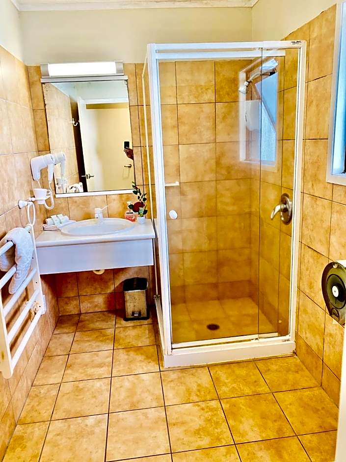 Baden Lodge Motel - PRIVATE SPA Bath