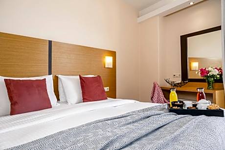 Family Two-Bedroom Suite with Sea View