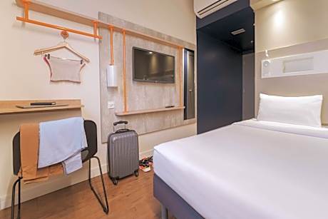 Standard Apartment with One Double Bed