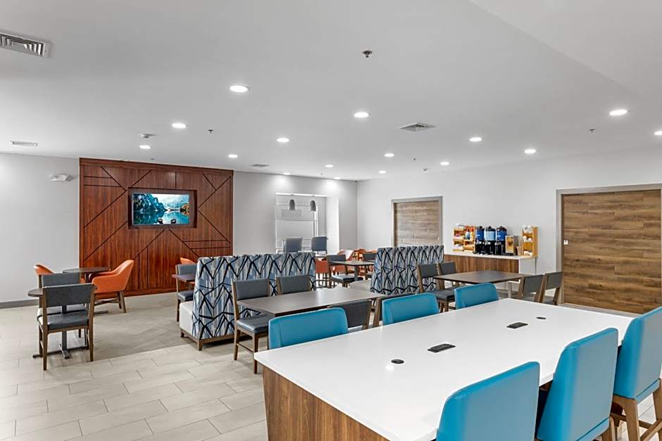 Holiday Inn Express Hartford Newington By IHG