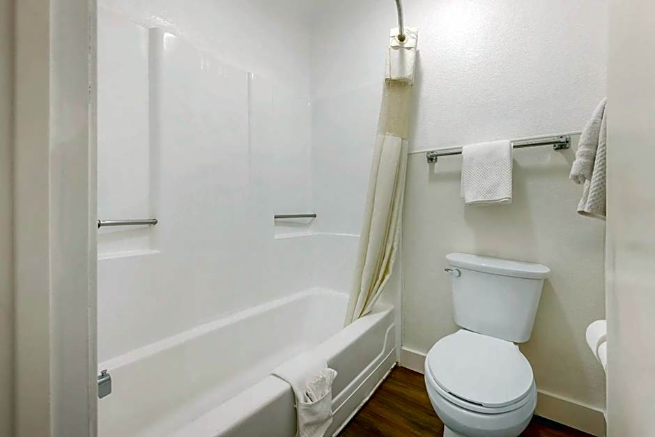 Rodeway Inn At Nevada State Capitol