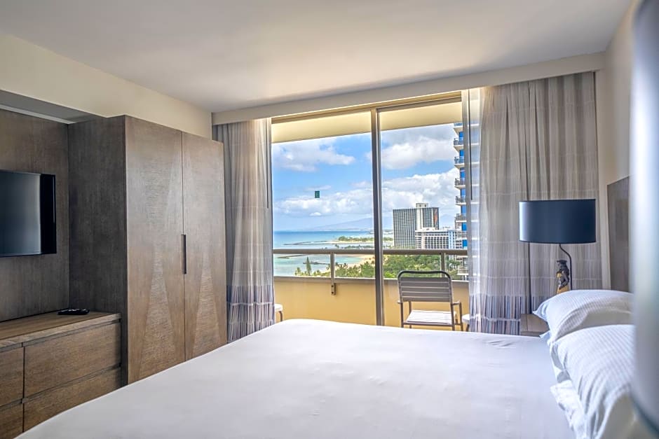 Embassy Suites by Hilton Waikiki Beach Walk
