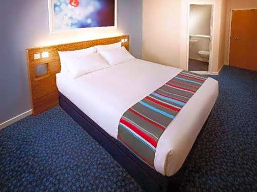 Travelodge Kinross M90