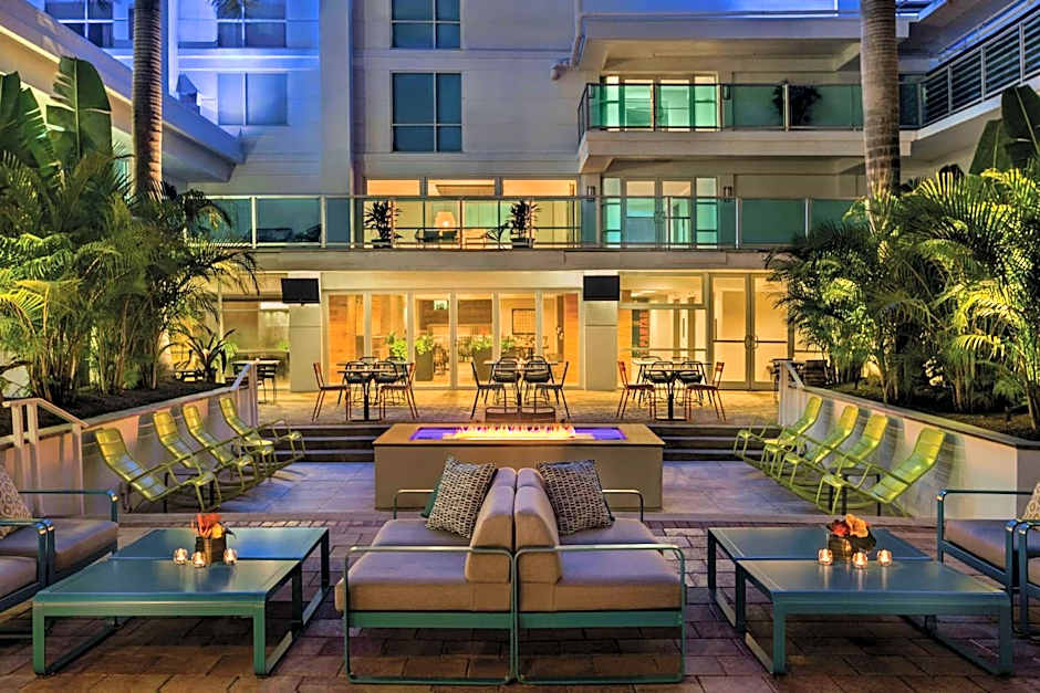 Hotel Alba Tampa, Tapestry Collection By Hilton