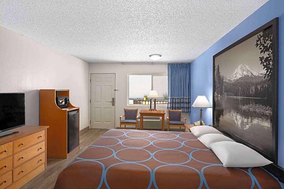 Super 8 by Wyndham Susanville