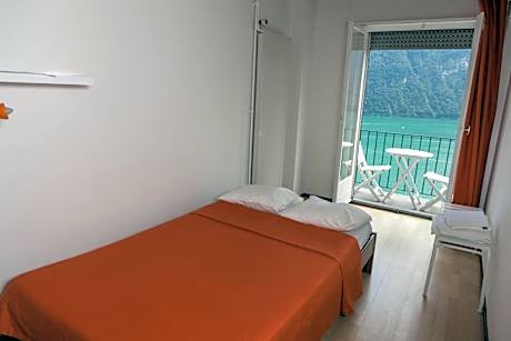 Double Room with Shared Toilet