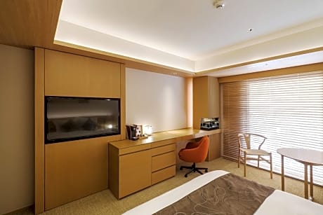 King Room with View - Non-Smoking