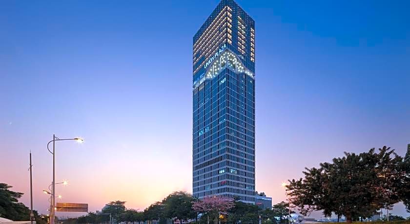 Radisson RED Guangzhou South Railway Station
