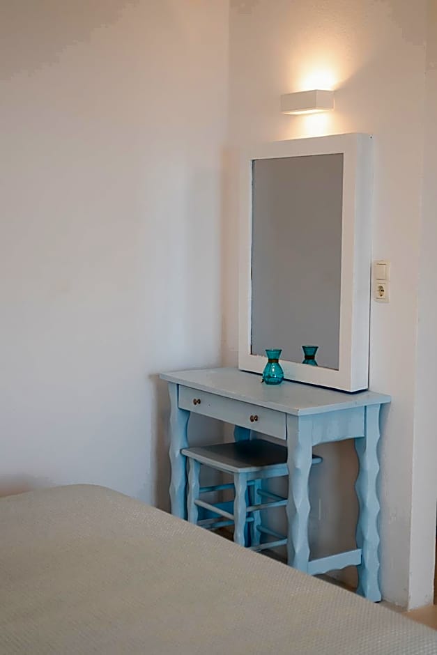 Photo 1 of 24 of Studio Apartment