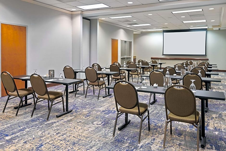 Hampton Inn By Hilton & Suites Kansas City-Country Club Plaza