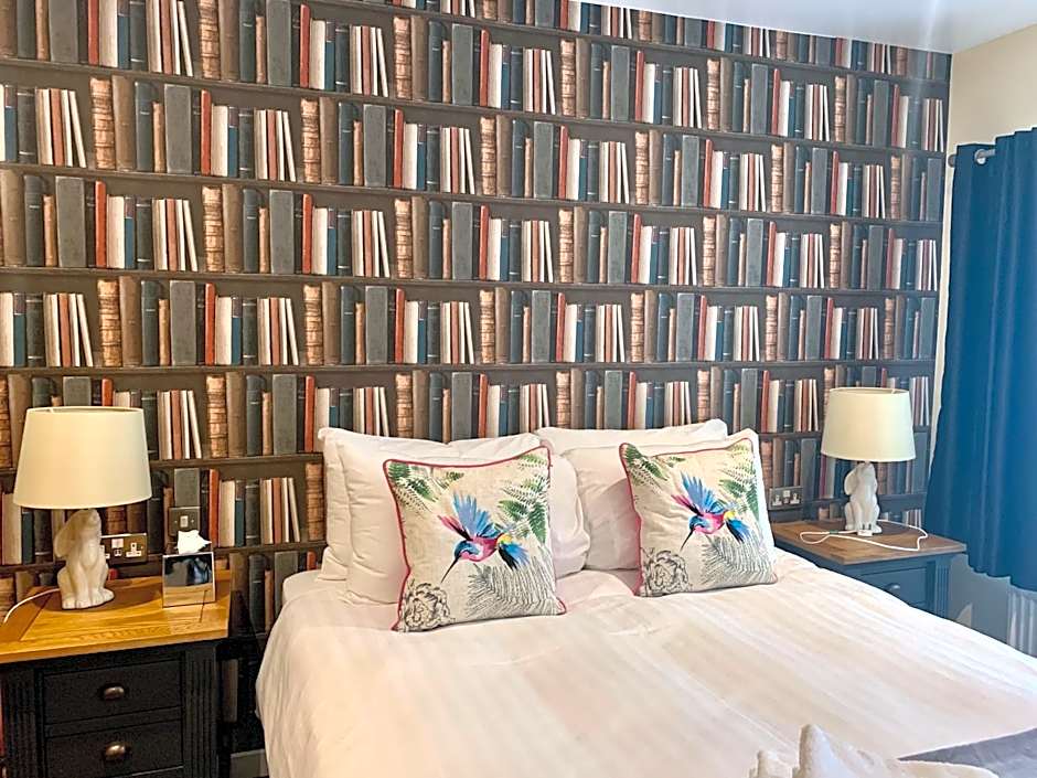 The Christopher Hotel Bar and Grill