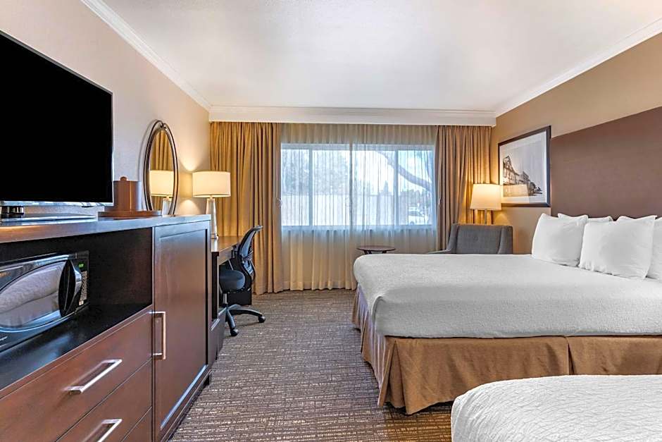 Best Western Plus Garden Court Inn