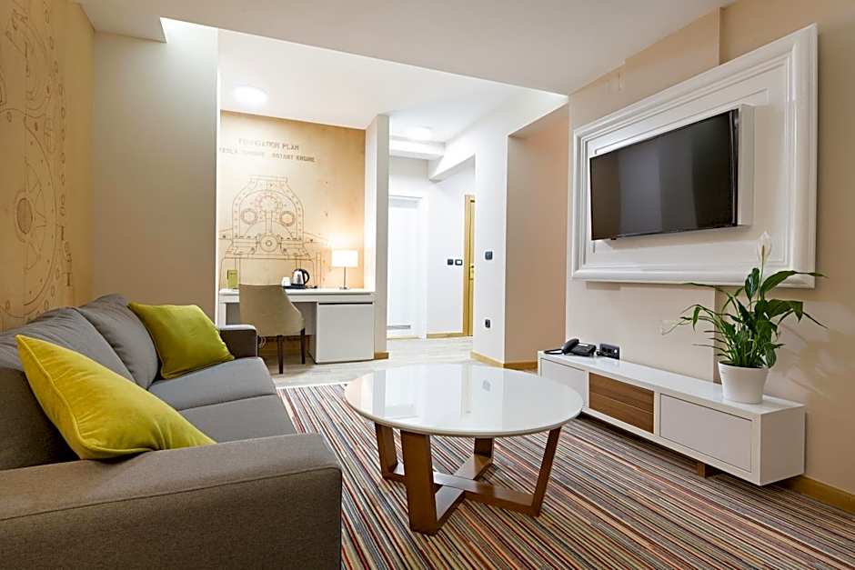 Hotel TESLA - Smart Stay Garni