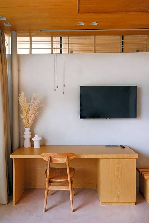 Birdcage 33 Hotel - Adult Only