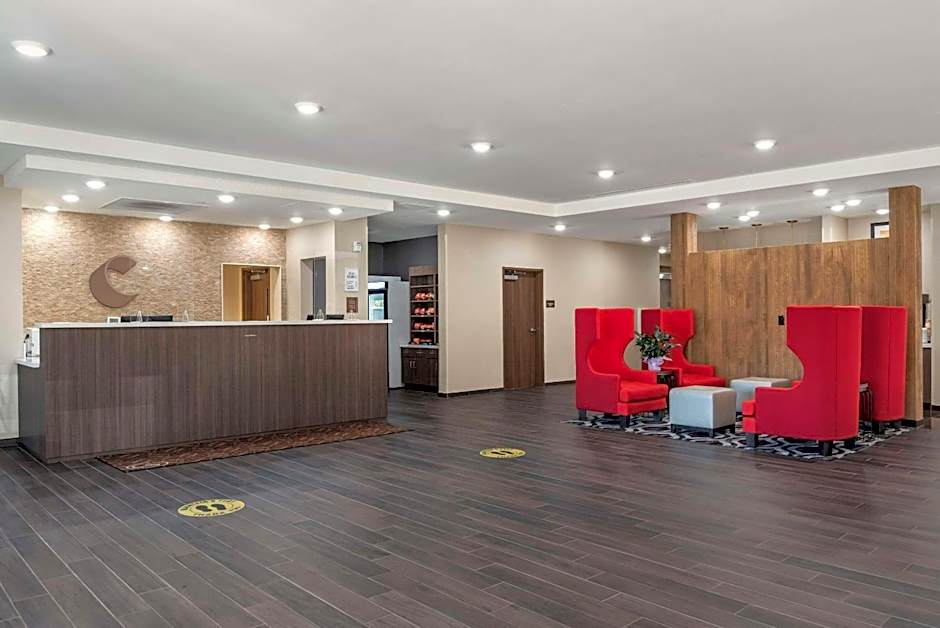 Comfort Inn & Suites Downtown near University