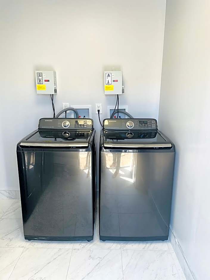 Niagara Lodge & Suites