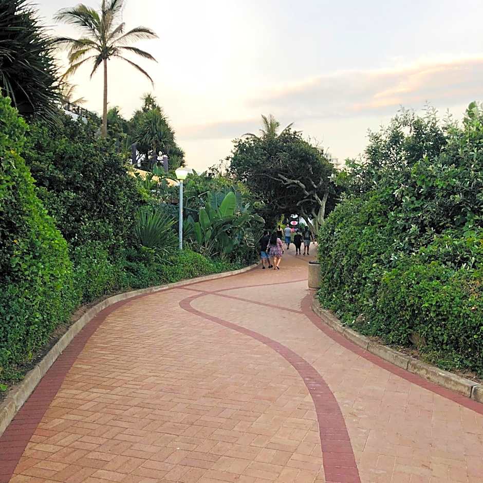 Umhlanga Lagoon Drive Top Sea Facing Unit