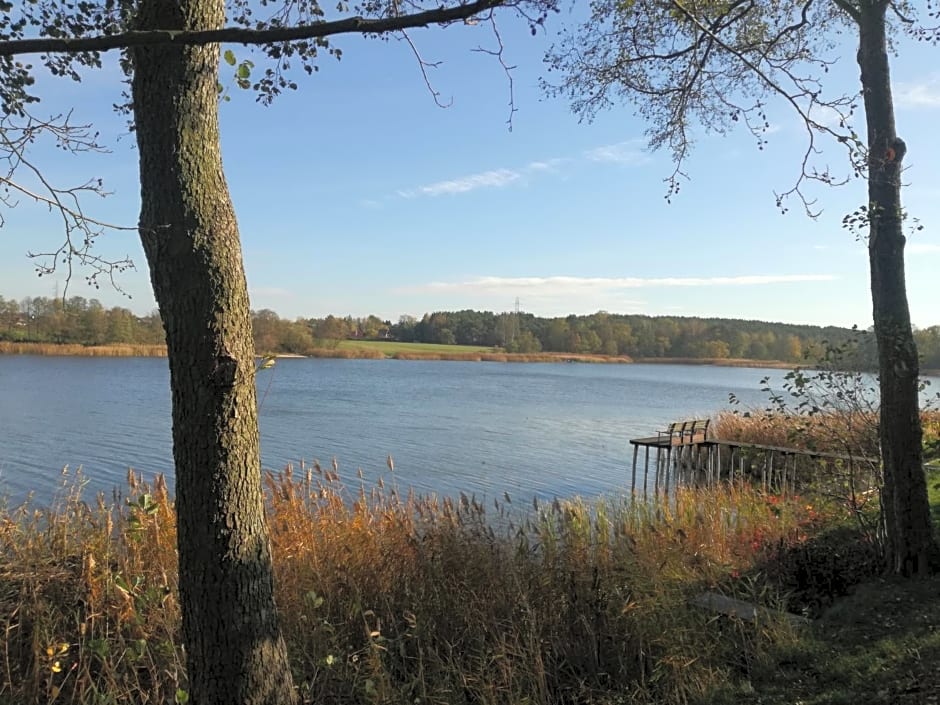 Domek letniskowy nad jeziorem