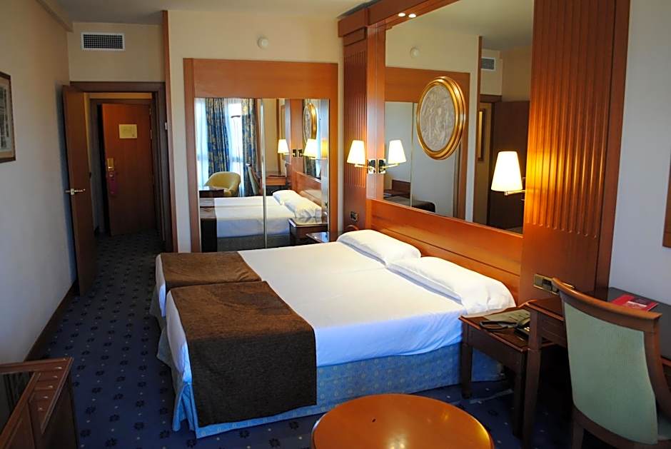 Hotel los Bracos by Silken