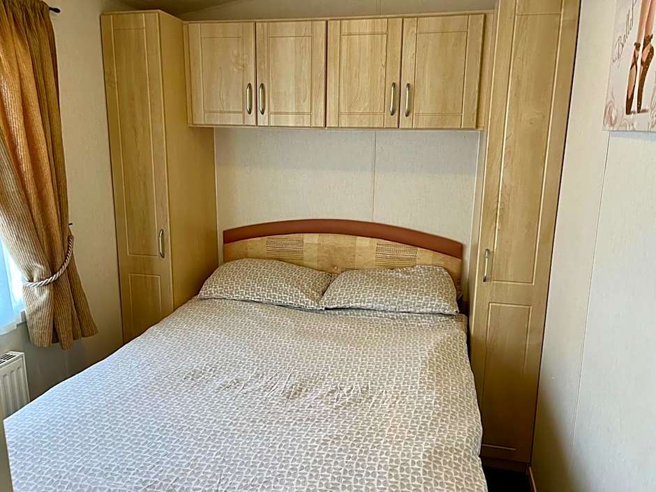 Red Deer Village Holiday Park - 3 Bedroom, Self Catering Static Caravan
