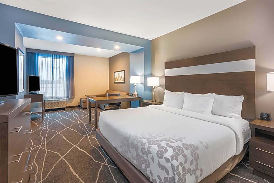 La Quinta Inn and Suites by Wyndham Houston Spring South