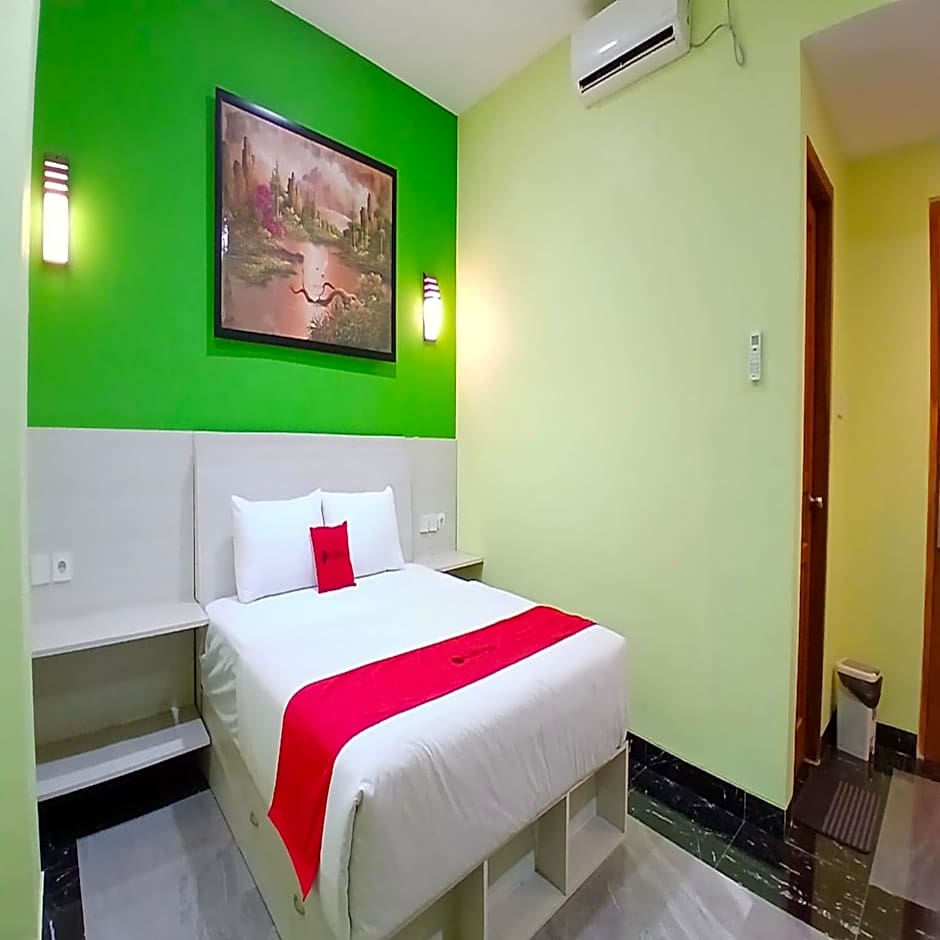 RedDoorz at Griya Athaya Maguwoharjo Yogyakarta