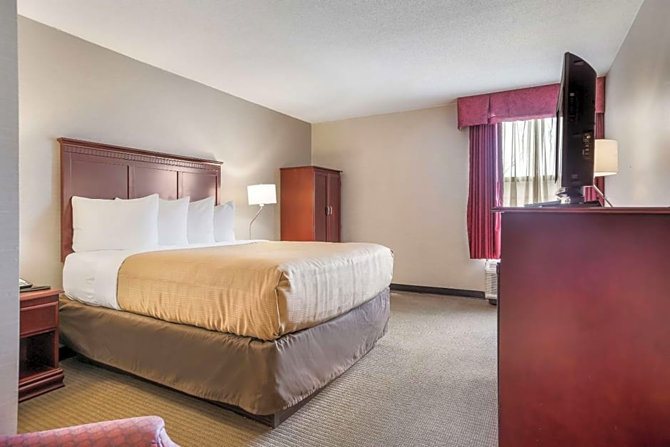 Clarion Inn and Suites Airport