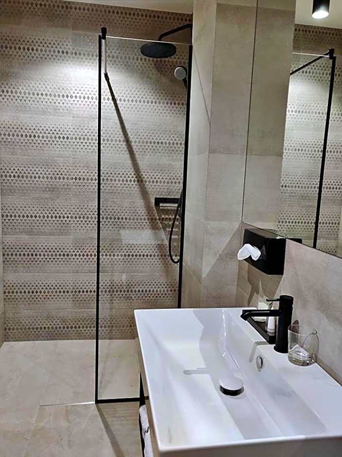 Vvinn Hotel