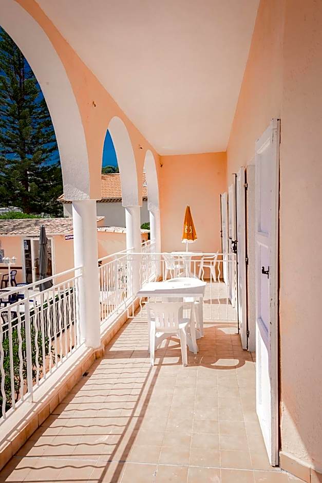 Hotel et Appartements Reine D'Azur