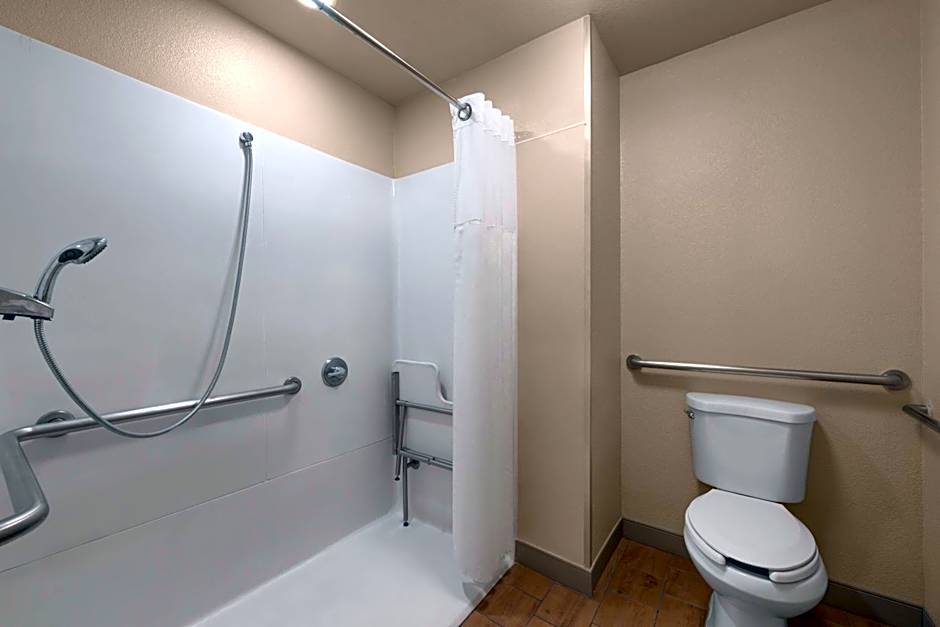 Howard Johnson by Wyndham Modesto Ceres