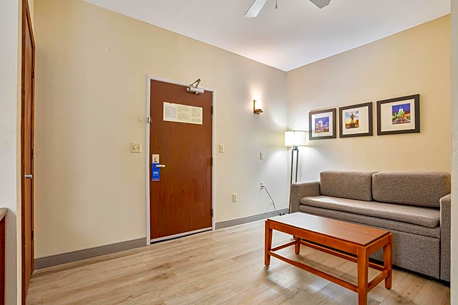 Comfort Inn & Suites Montgomery East Carmichael Rd
