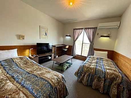 Standard Twin Room with Sea View