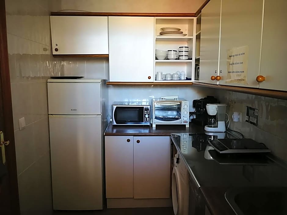 La Bodega Del Camino aka Albergue On TheLe