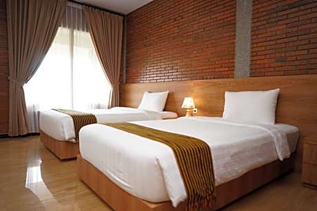 ONO JOGLO RESORT AND CONVENTION JEPARA