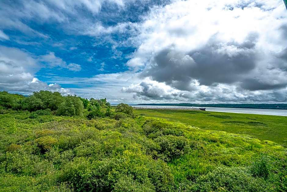 Quality Suites Ste Anne De Beaupre