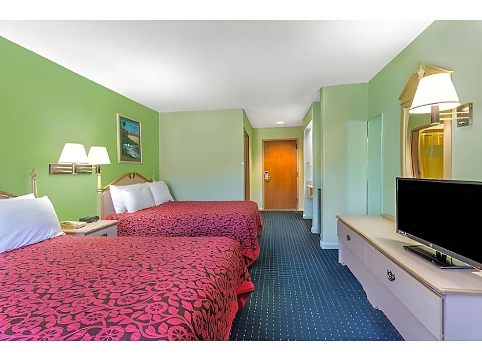 Days Inn by Wyndham Panama City/Callaway