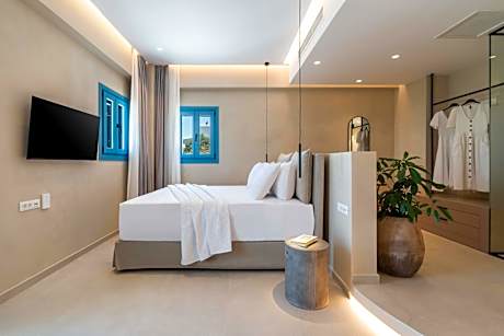 Deluxe Suite with Private Pool and Sea View