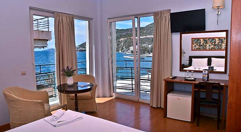Grand Hotel Loutraki