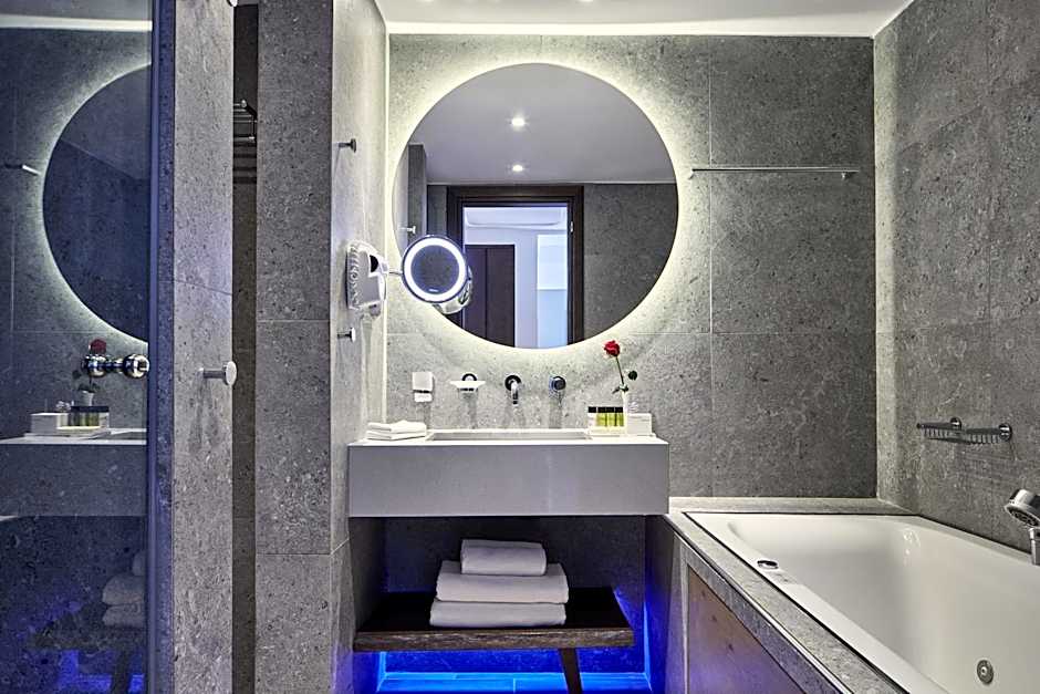 Atlantica Caldera Palace